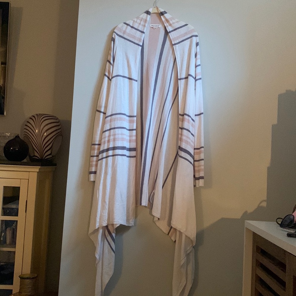 Gorgeous linen/viscose blend waterfall duster cardigan.